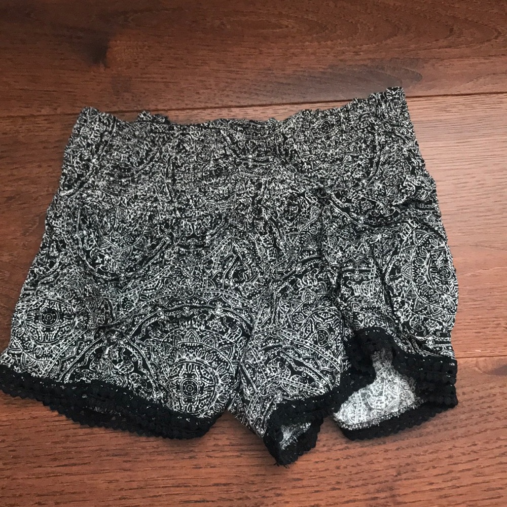 La hearts Tribal print shorts
